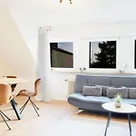 Lounge Mit Privatem Stellplatz Fuer Bis Zu 4 Personen - Stadtnah Appartement Coblence