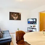 Appartement Lounge Mit Privatem Stellplatz Fuer Bis Zu 4 Personen - Stadtnah Coblence