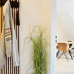 Lounge Mit Privatem Stellplatz Fuer Bis Zu 4 Personen - Stadtnah * Coblence