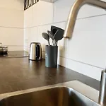 Lounge Mit Privatem Stellplatz Fuer Bis Zu 4 Personen - Stadtnah Appartement Coblence