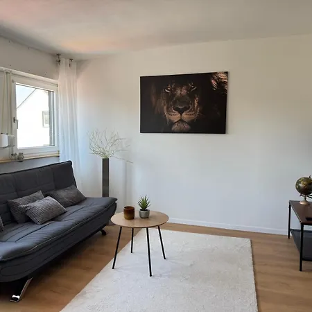 Lounge Mit Privatem Stellplatz Fuer Bis Zu 4 Personen - Stadtnah Apartament