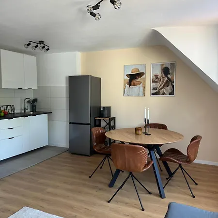 Lounge Mit Privatem Stellplatz Fuer Bis Zu 4 Personen - Stadtnah Koblencja