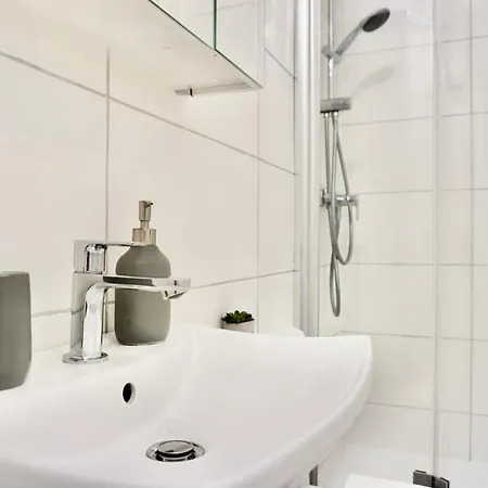 Lounge Mit Privatem Stellplatz Fuer Bis Zu 4 Personen - Stadtnah