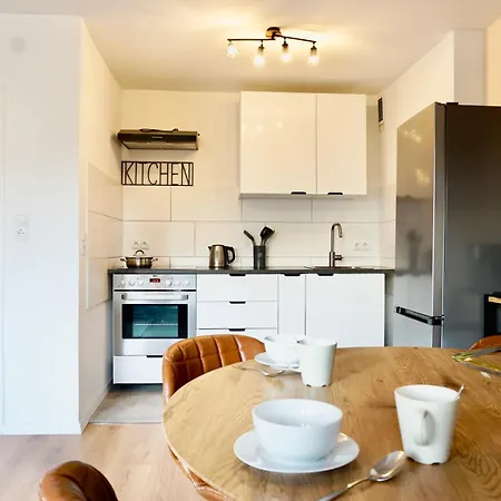 Lounge Mit Privatem Stellplatz Fuer Bis Zu 4 Personen - Stadtnah شقة *