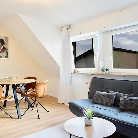 Lounge Mit Privatem Stellplatz Fuer Bis Zu 4 Personen - Stadtnah شقة